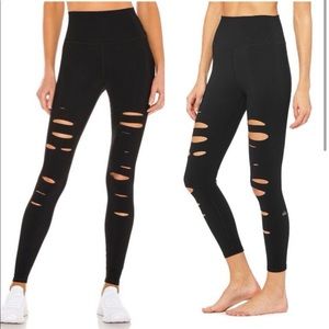 Alo Yoga High Rise Warrior Ripped Leggings in Black - Size XXS